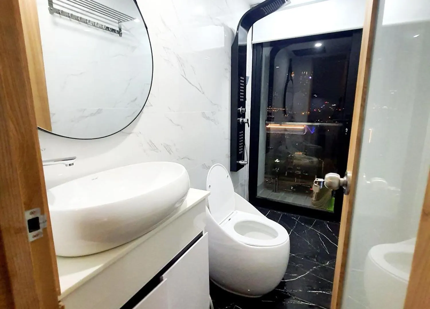 דה נאנג Louise Luxury Apartment 4*, דה נאנג וייטנאם